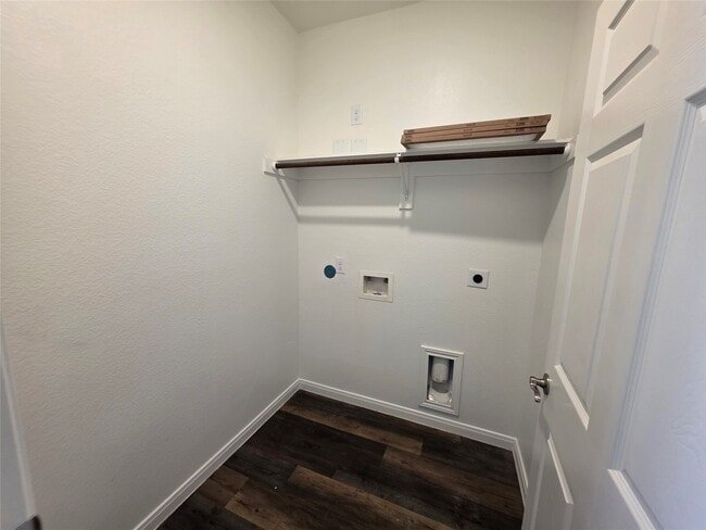 Building Photo - 6119 Lacey Oak Dr