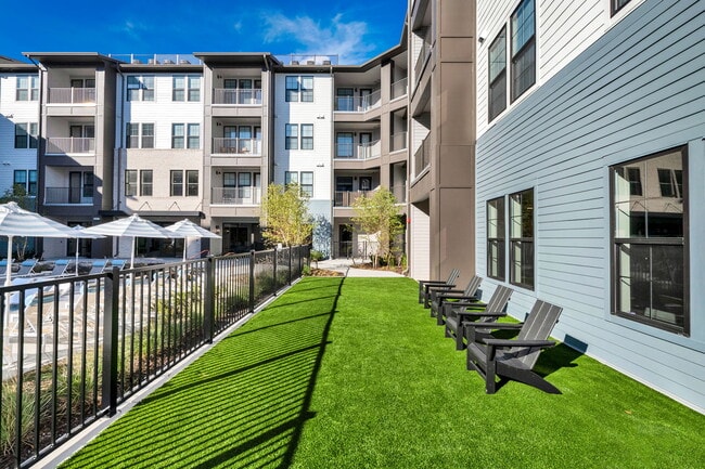 Building Photo - District 757 Apartments