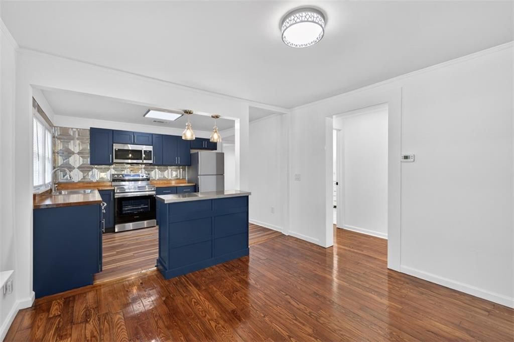 Building Photo - 240 E 5th Ave