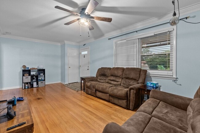 Building Photo - Now Available for Rent in Hampton!