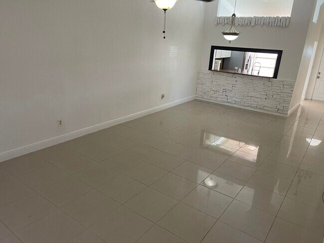 Building Photo - 1120 Parkside Green Dr