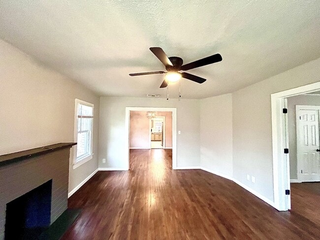 Building Photo - 2104 20th St