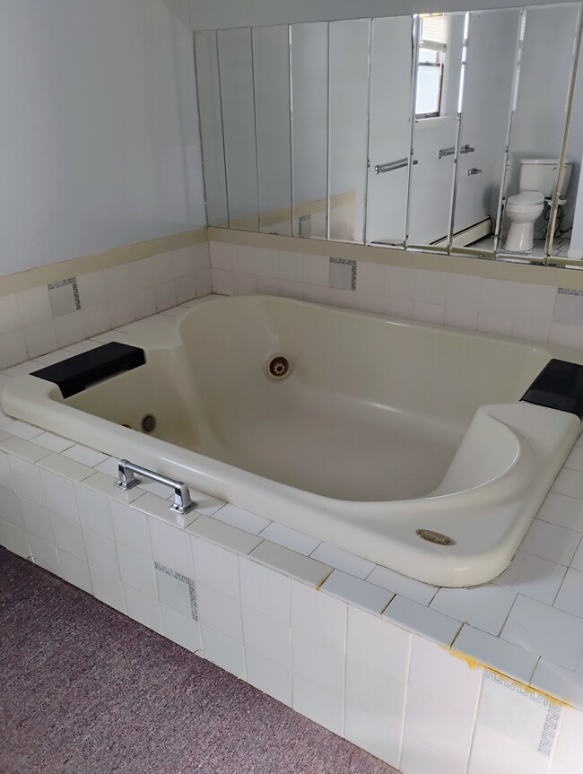 Building Photo - 314 Nichols St