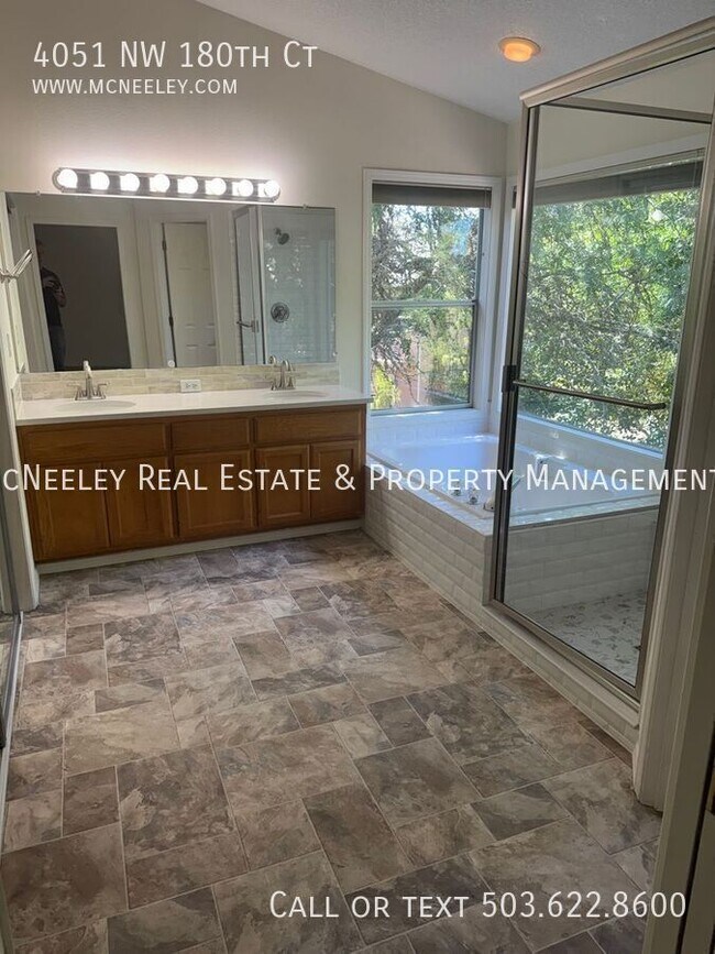 Building Photo - 4051 NW 180th Ct