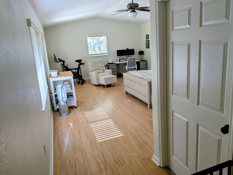 Building Photo - 5740 Floy Dr