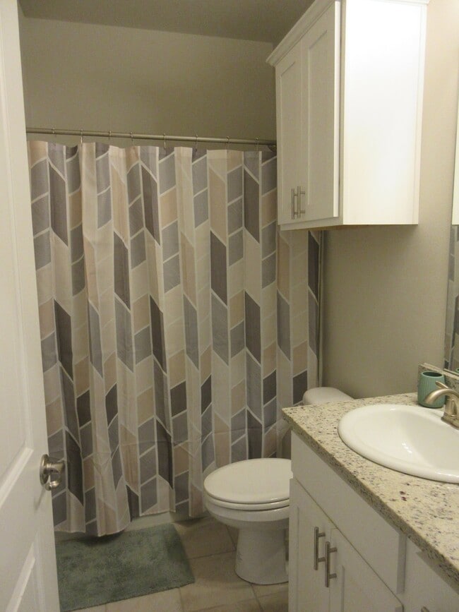 Building Photo - 108 Hardwood Dr