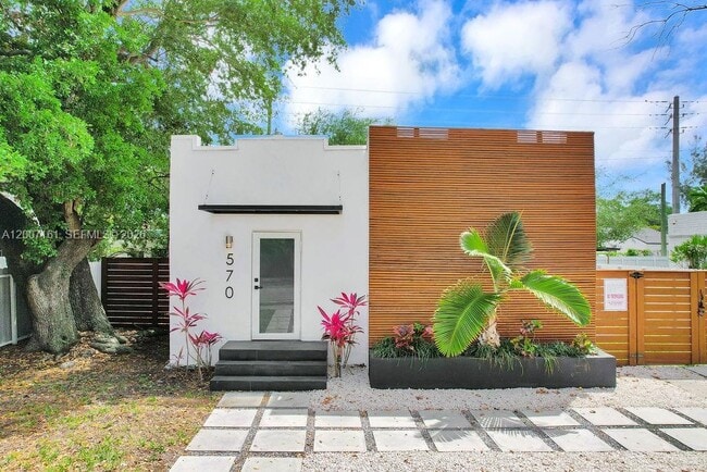 Building Photo - 570 NW 48th St