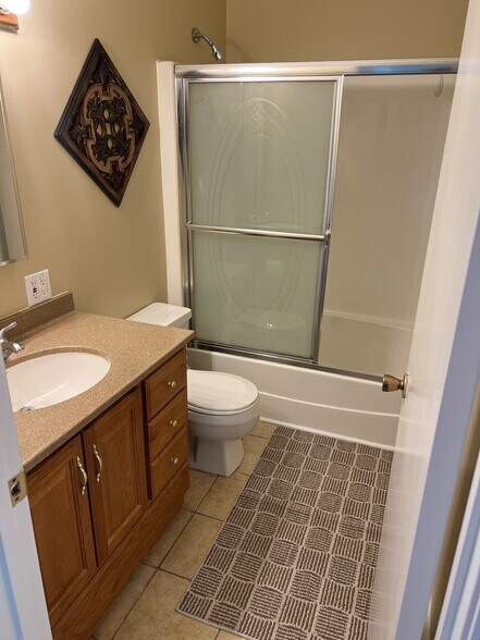 Bath - 311 W Earle St