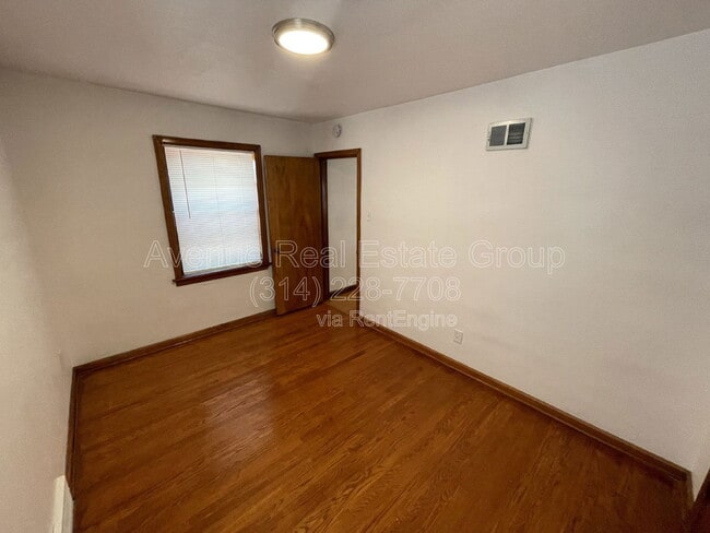 Building Photo - 2944 Moniteau Dr