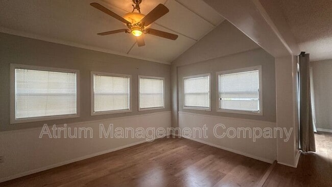 Building Photo - 1532 N Carolwood Blvd