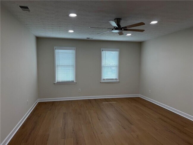 Building Photo - 2210 Concord Square Dr NE