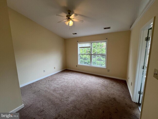 Building Photo - 401 Donelson Loop