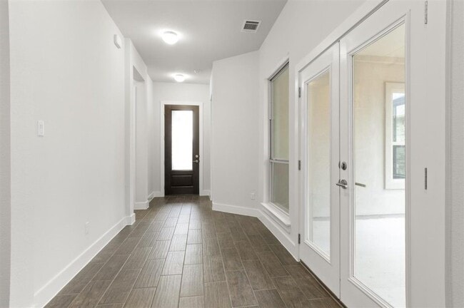 Building Photo - 200 Castlefields St