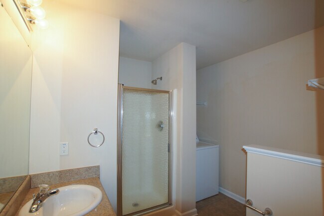 Building Photo - 136 Dove Cottage Ln