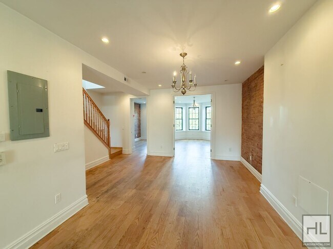 Building Photo - EASTERN PARKWAY / Remarkable Renovated 4-Bed 3-Bath in Prime Crown Heights
