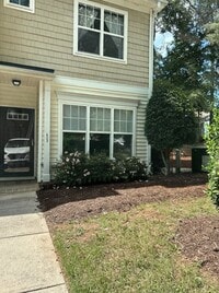 Building Photo - 533 Elm Ave