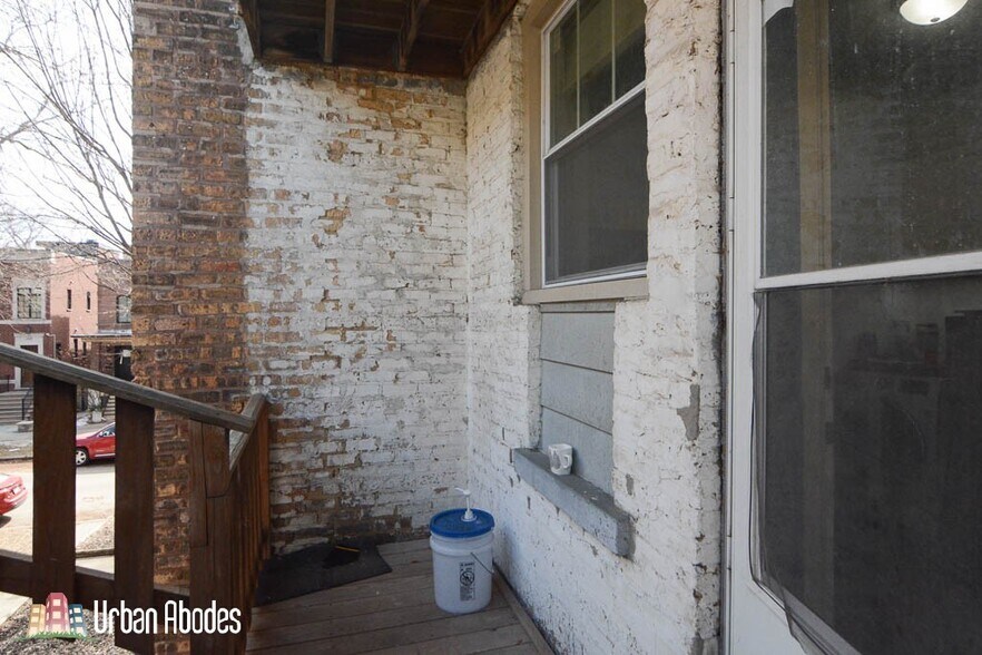 Primary Photo - 3716 N Hoyne Ave