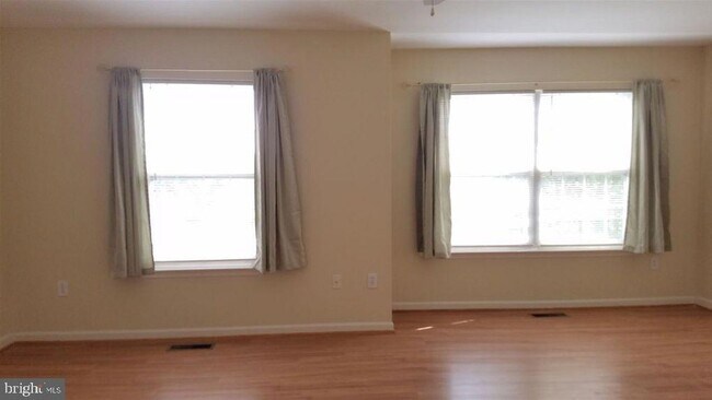 Building Photo - 5208 Duke Ct