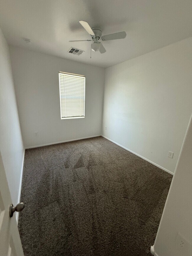 Building Photo - 1733 W Pima Ave