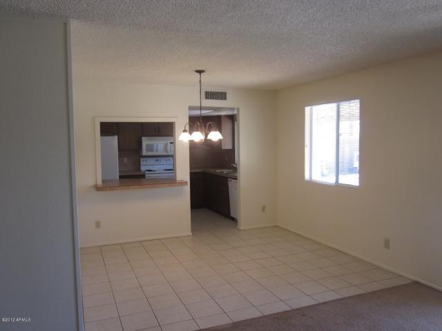 Building Photo - Tempe 4 Bed/ 2 Bath Single Story with Pool and Full Pool Service