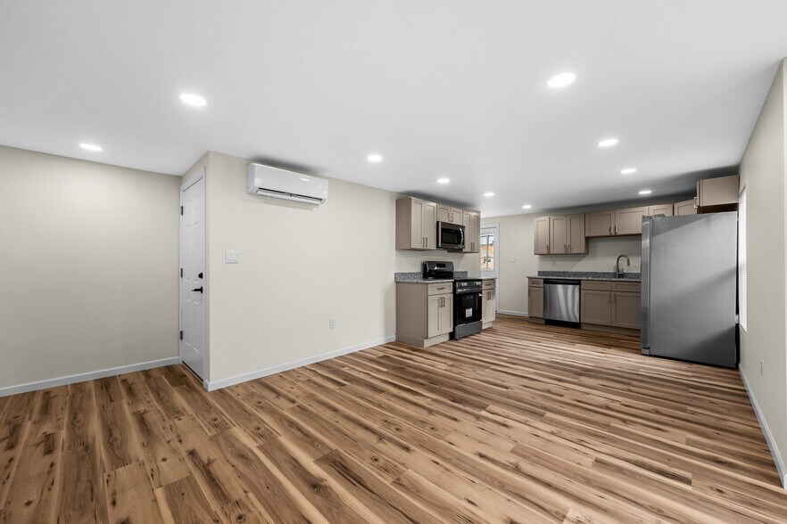 Building Photo - 346 Bennett St