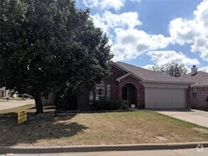 Building Photo - 7216 Park Creek Cir W