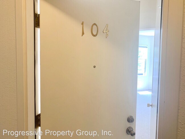 Building Photo - 700 Laguna St