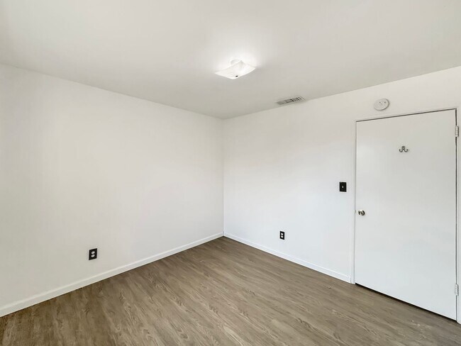 Building Photo - Stunning 3BD/1.5BA House in Clairemont Mes...