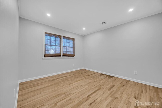 Building Photo - 1430 Kearney Dr