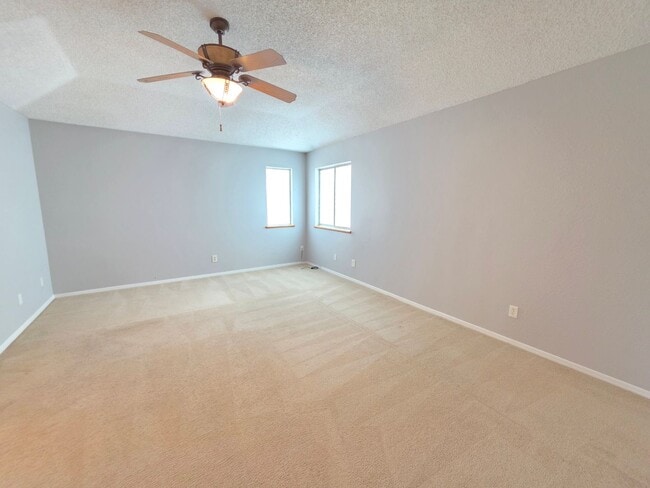 Building Photo - Spacious 4 Bedrooms & 3 Full bathroom Home with Over 2,200 Sq Ft on a Corner Lot!