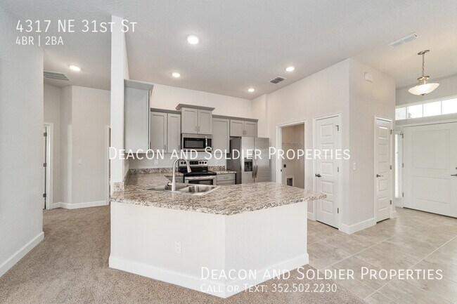 Building Photo - 4317 NE 31st St