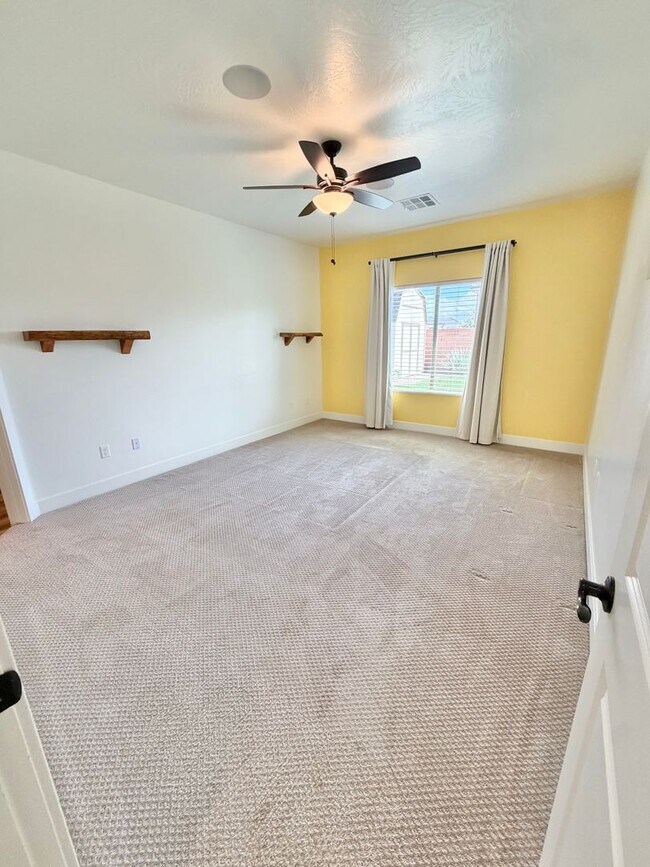 Building Photo - 1794 E Sunshine Trl