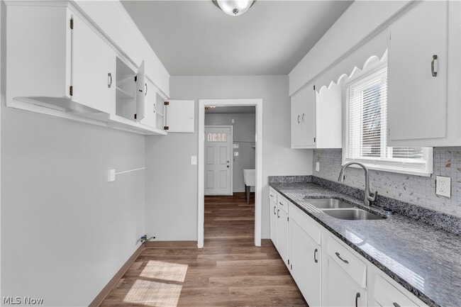 Building Photo - 17401 Wayne Dr