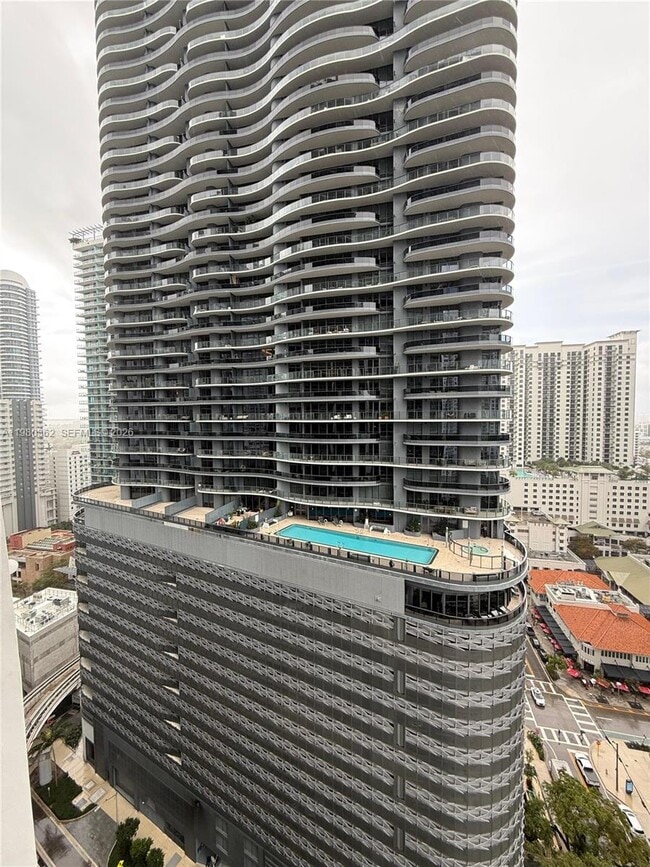 Building Photo - 1010 Brickell Ave