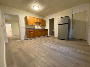 Building Photo - 4 Bedroom + Office Home in Allentown!