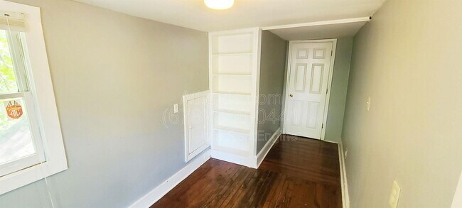 Building Photo - 1318 Ormewood Ave SE