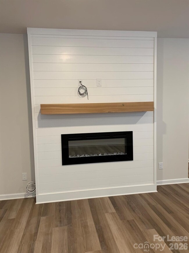 Building Photo - 12031 Remarque Rd