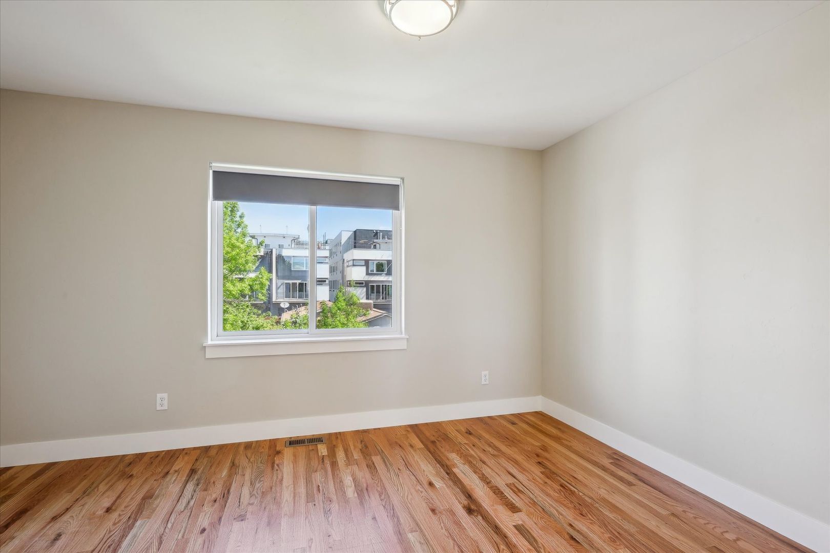 Building Photo - 3943 W 12th Ave