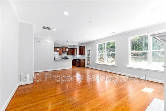 Building Photo - 1765 Stoney Creek Dr SE