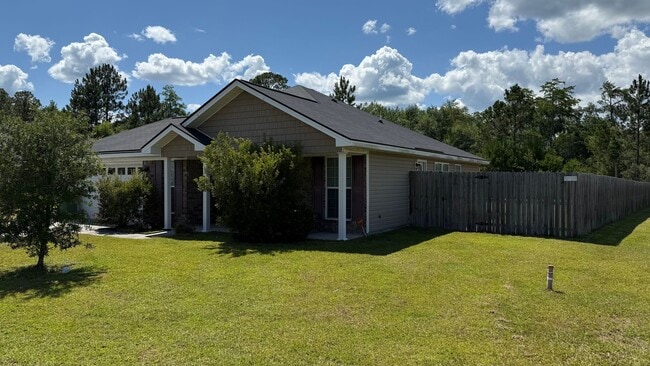 Building Photo - RATE DROP ALERT! (was $1980/month)
