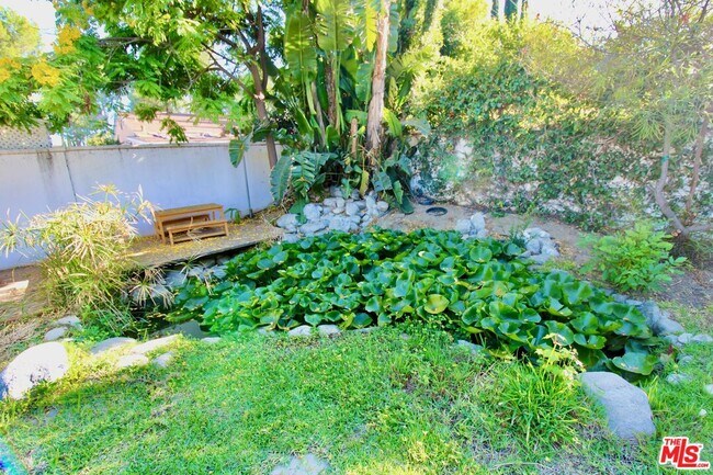 Building Photo - 5415 Coldwater Canyon Ave