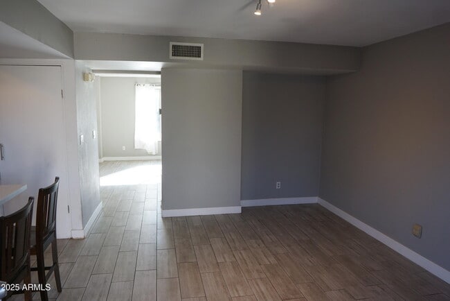 Building Photo - 4501 S Mill Ave