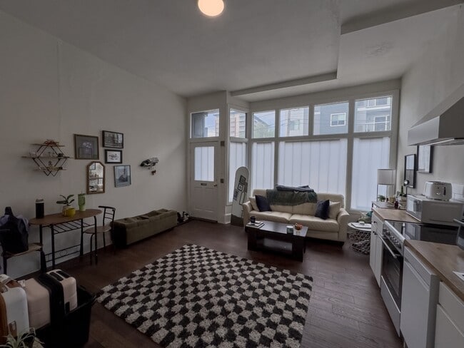 Building Photo - 1832-34 Callowhill St