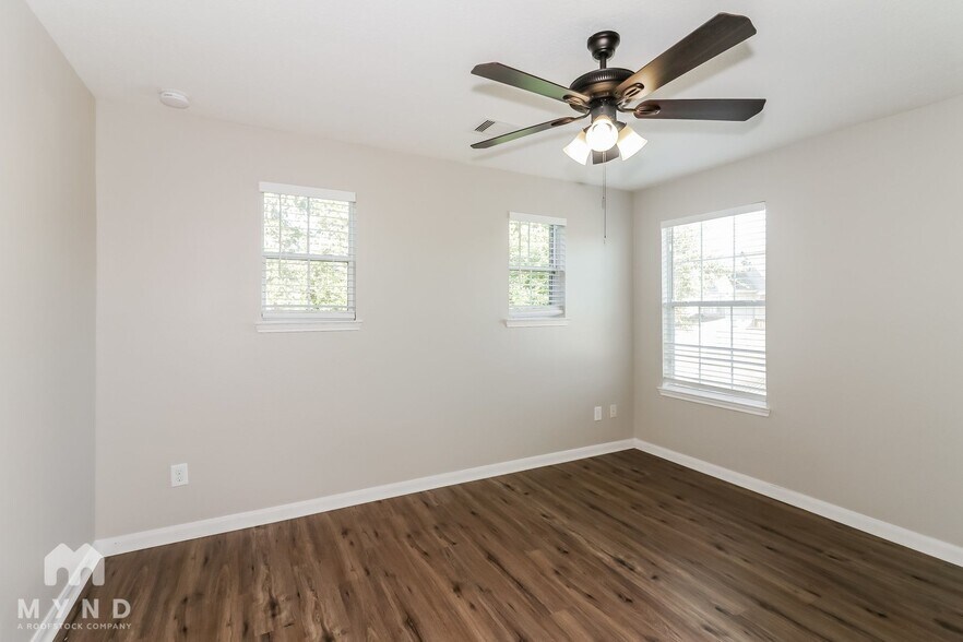 Building Photo - 11018 Tipton Oaks Dr