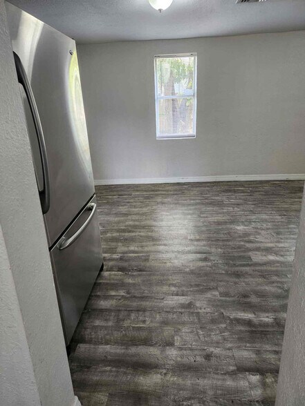 Building Photo - 1335 E Bay St