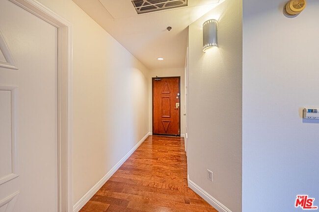 Building Photo - 326 Westminster Ave