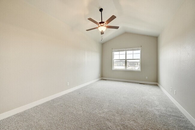 Building Photo - $2,350.00 - 2 Beds, 2.5 Baths, Townhouse i...