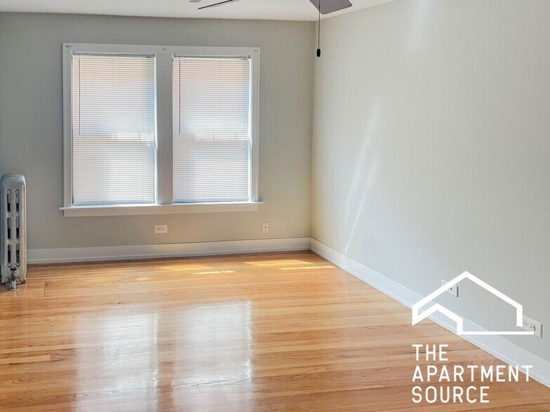 Building Photo - 516 W Cornelia Ave