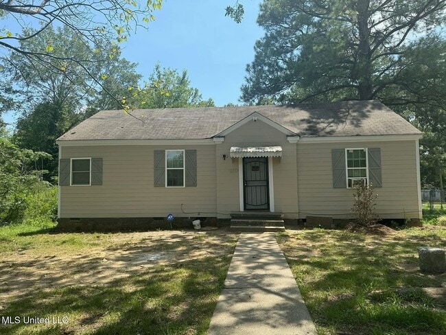 Primary Photo - 131 Grandview Cir