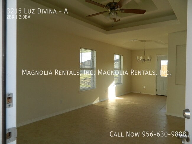 Building Photo - 3215 Luz Divina St